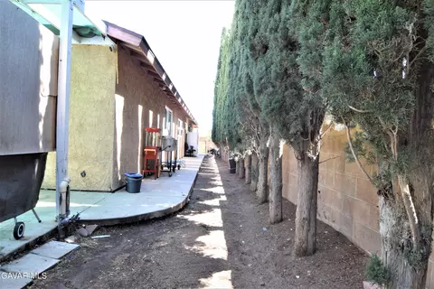 Exterior - 2905 E Avenue R11, Palmdale, CA 93550 photo 7 of 10