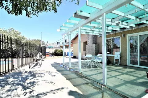 Exterior - 2905 E Avenue R11, Palmdale, CA 93550 photo 5 of 10