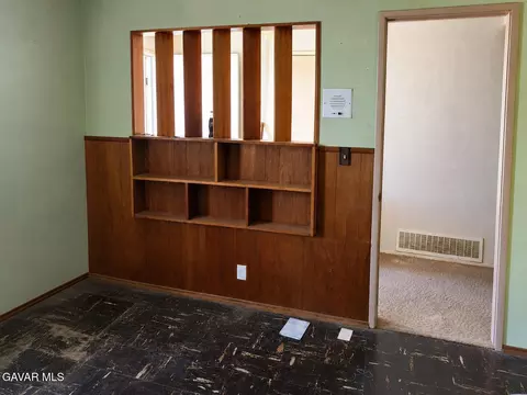 Living - 45339 Raysack Ave, Lancaster, CA 93535 photo 1 of 2