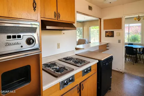 Kitchen - 45339 Raysack Ave, Lancaster, CA 93535 photo 2 of 2