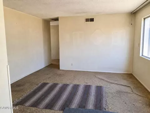 Living - 45339 Raysack Ave, Lancaster, CA 93535 photo 2 of 2