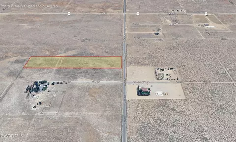 W 70th Street, Lancaster, CA 93536