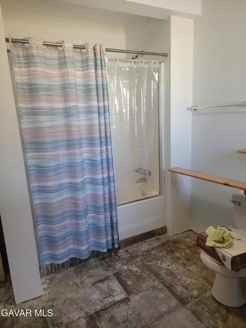 Bath - 36320 E 60th St, Palmdale, CA 93552 photo 3 of 4