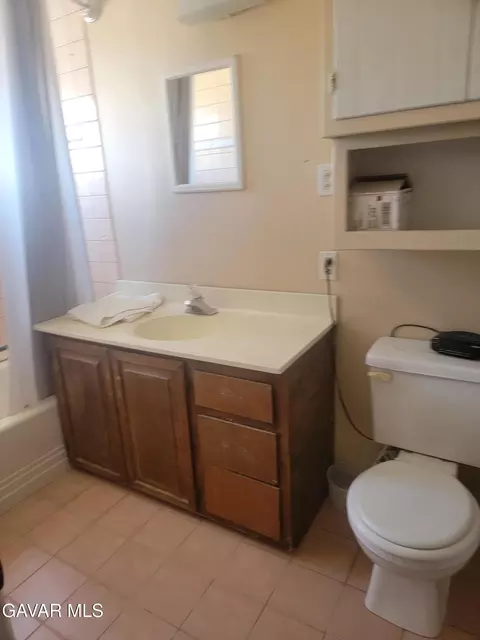 Bath - 36320 E 60th St, Palmdale, CA 93552 photo 4 of 4