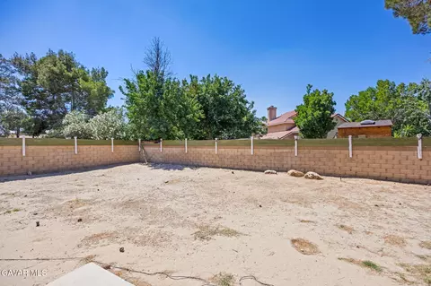 Exterior - 830 E Avenue K4, Lancaster, CA 93535 photo 4 of 5