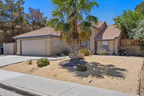 830 E Avenue K4, Lancaster, CA 93535