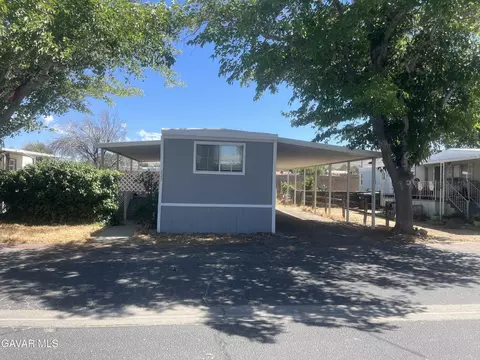 5711 W Columbia Way #SPC 225, Lancaster, CA 93536
