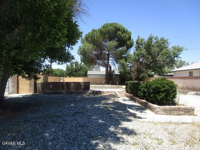 1475 Boyden Ave, Lancaster, CA 93534 photo 2