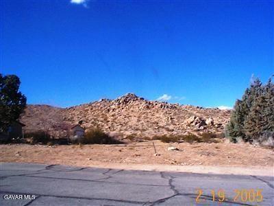 Queensglen Avenue, Lake Los Angeles, CA 93591