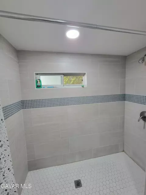 Bath - 45541 E 30th St #7, Lancaster, CA 93535 photo 2 of 3