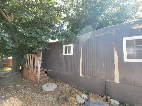 Exterior - 45541 E 30th St #7, Lancaster, CA 93535 photo 3 of 5