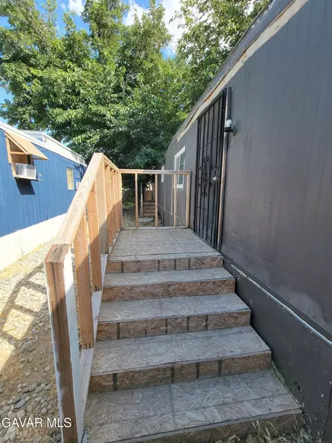 Exterior - 45541 E 30th St #7, Lancaster, CA 93535 photo 2 of 5