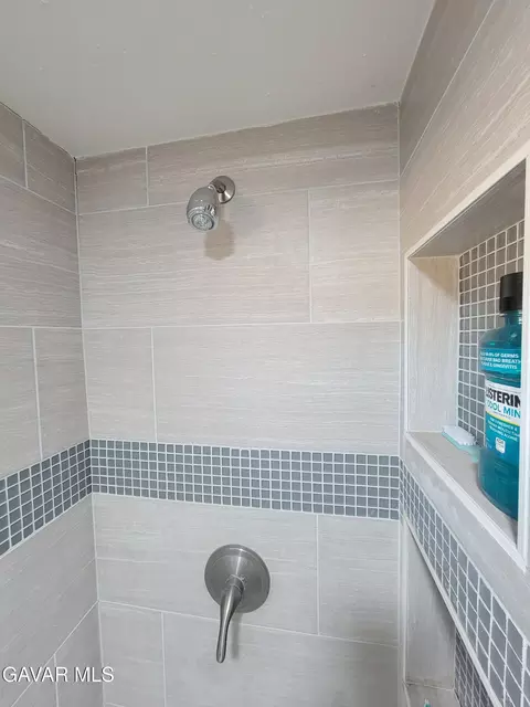 Bath - 45541 E 30th St #7, Lancaster, CA 93535 photo 3 of 3