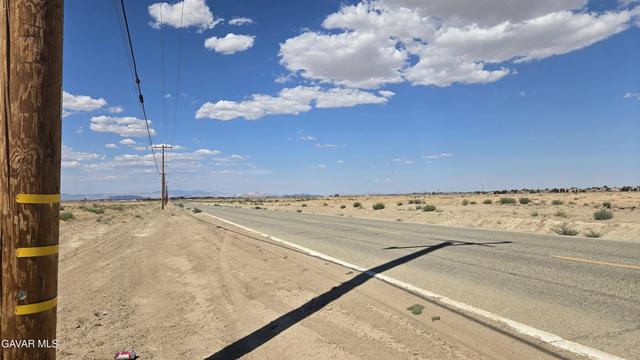 70 Th St West Ave J10, Lancaster, CA 93536