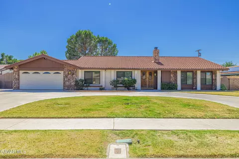 44625 Loneoak Ave, Lancaster, CA 93534