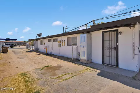16396 Yucca St, Hesperia, CA 92345