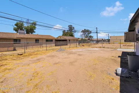 Exterior - 16396 Yucca St, Hesperia, CA 92345 photo 3 of 5