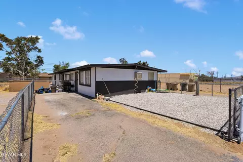 Other - 16396 Yucca St, Hesperia, CA 92345 photo 3 of 8