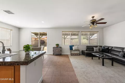 6304 Starview Dr, Lancaster, CA 93536 photo 8