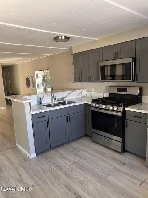 Kitchen - 1301 E Avenue I #SPC 337, Lancaster, CA 93535 photo 4 of 4