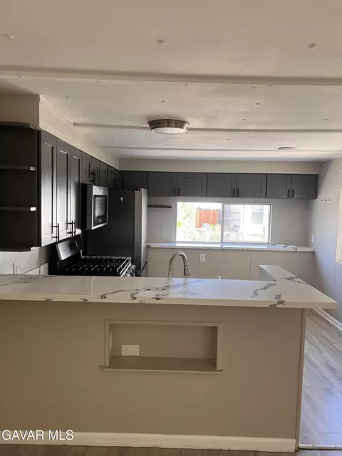 Kitchen - 1301 E Avenue I #SPC 337, Lancaster, CA 93535 photo 2 of 4