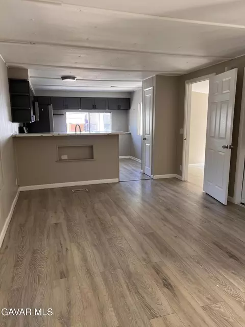 Living - 1301 E Avenue I #SPC 337, Lancaster, CA 93535 photo 3 of 5