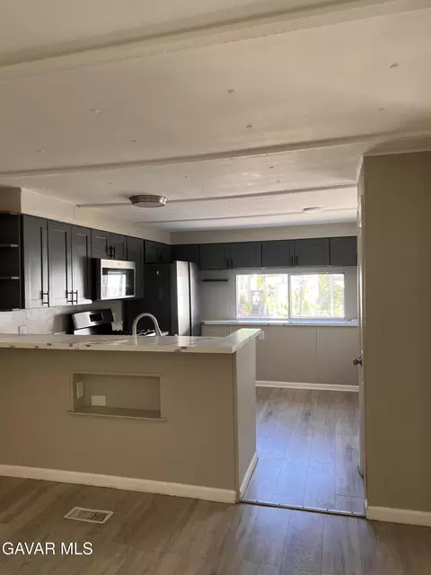 Kitchen - 1301 E Avenue I #SPC 337, Lancaster, CA 93535 photo 1 of 4