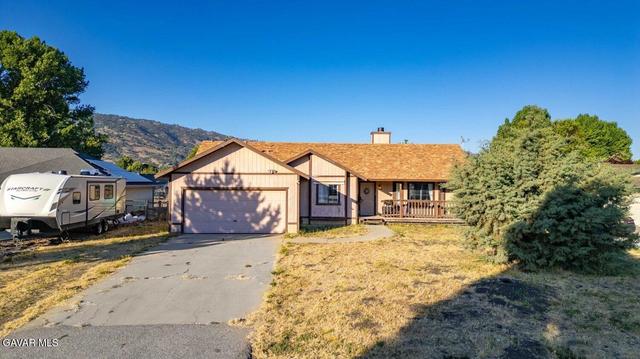 29961 Pinedale Dr, Tehachapi, CA 93561