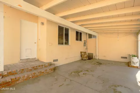 Exterior - 1441 W Jenner St, Lancaster, CA 93534 photo 5 of 9