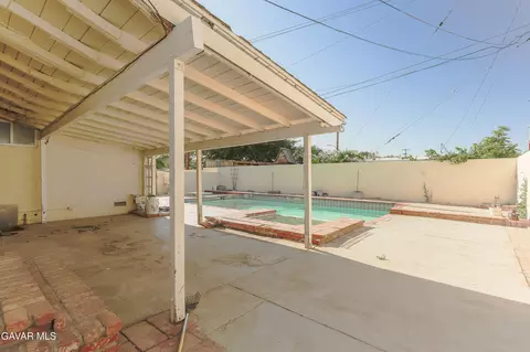 Exterior - 1441 W Jenner St, Lancaster, CA 93534 photo 4 of 9