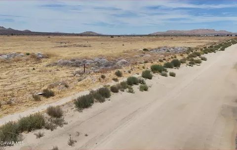 E Ave Q, Palmdale, CA 93591 photo 17