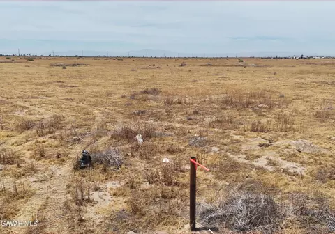 E Ave Q, Palmdale, CA 93591 photo 18