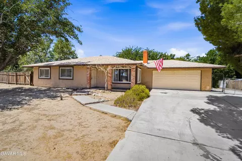 40585 154th St, Lake Los Angeles, CA 93535 photo 1