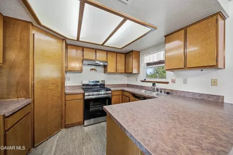40585 154th St, Lake Los Angeles, CA 93535 photo 9