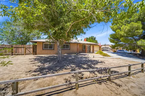 40585 154th St, Lake Los Angeles, CA 93535 photo 24