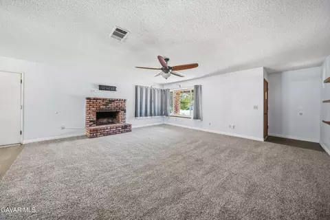40585 154th St, Lake Los Angeles, CA 93535 photo 5