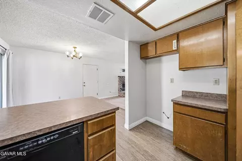 40585 154th St, Lake Los Angeles, CA 93535 photo 12
