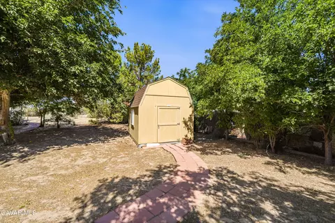 40585 154th St, Lake Los Angeles, CA 93535 photo 22