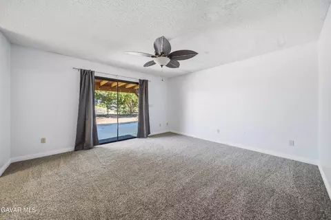 40585 154th St, Lake Los Angeles, CA 93535 photo 17