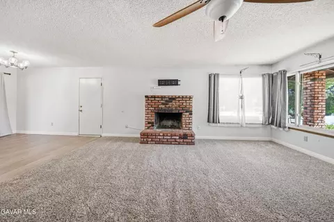 40585 154th St, Lake Los Angeles, CA 93535 photo 7