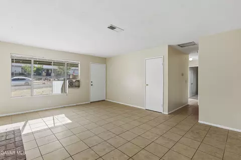 40015 E 172nd St, Palmdale, CA 93591 photo 6