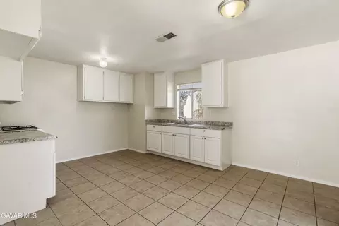 40015 E 172nd St, Palmdale, CA 93591 photo 11