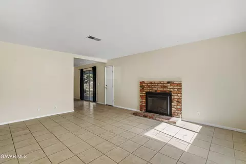 40015 E 172nd St, Palmdale, CA 93591 photo 4
