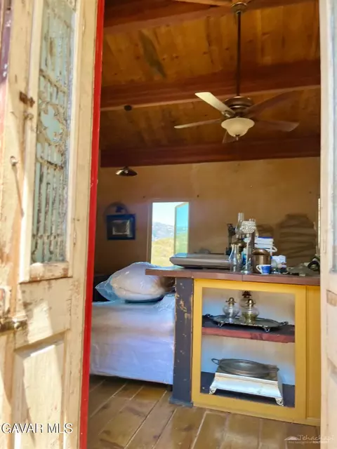Entry Way - 29901 Skyline Dr, Tehachapi, CA 93561 photo 2 of 2