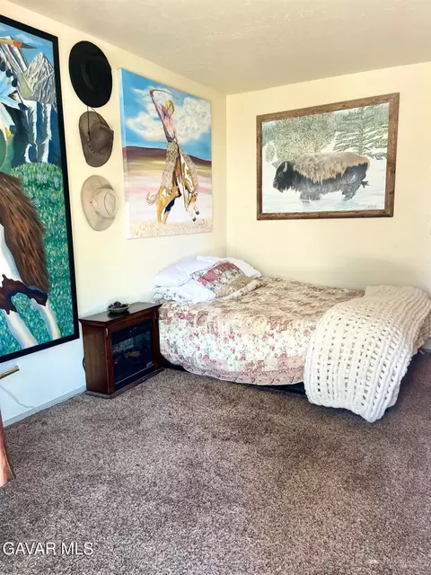 Bedroom - 29901 Skyline Dr, Tehachapi, CA 93561 photo 4 of 7