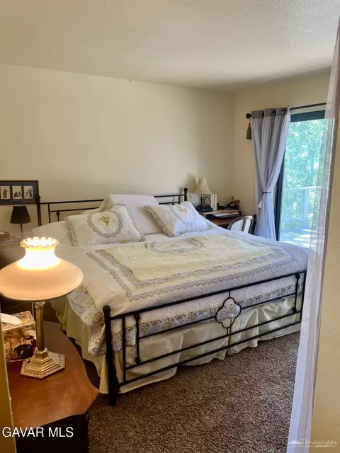 Bedroom - 29901 Skyline Dr, Tehachapi, CA 93561 photo 5 of 7