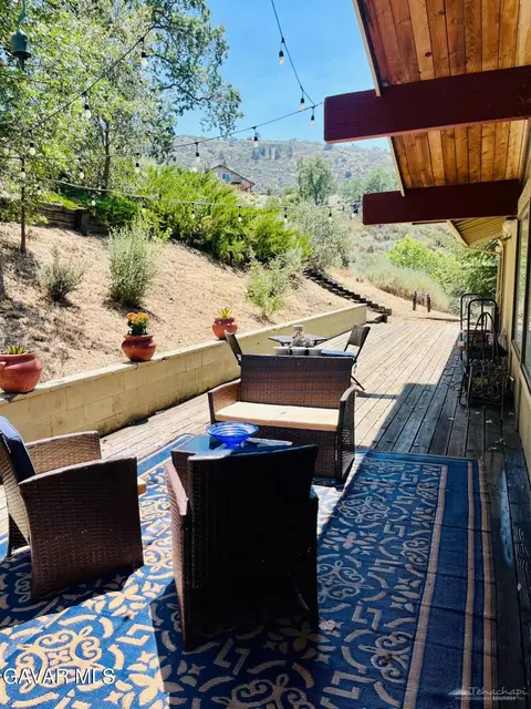 Exterior - 29901 Skyline Dr, Tehachapi, CA 93561 photo 13 of 16