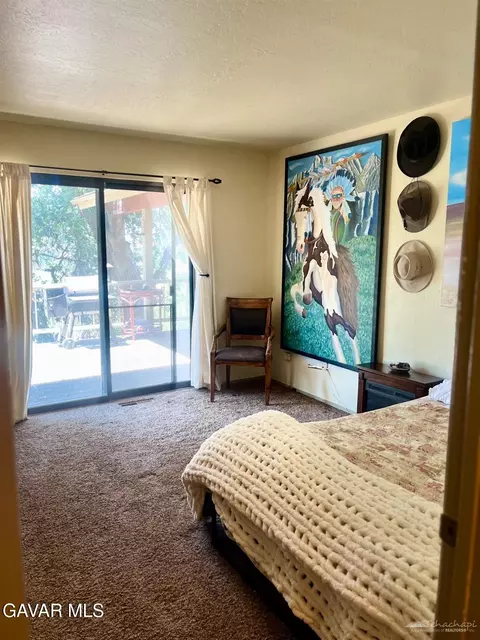 Bedroom - 29901 Skyline Dr, Tehachapi, CA 93561 photo 2 of 7