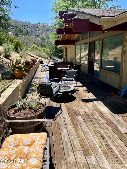 Exterior - 29901 Skyline Dr, Tehachapi, CA 93561 photo 11 of 16