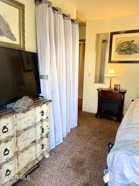 Bedroom - 29901 Skyline Dr, Tehachapi, CA 93561 photo 6 of 7